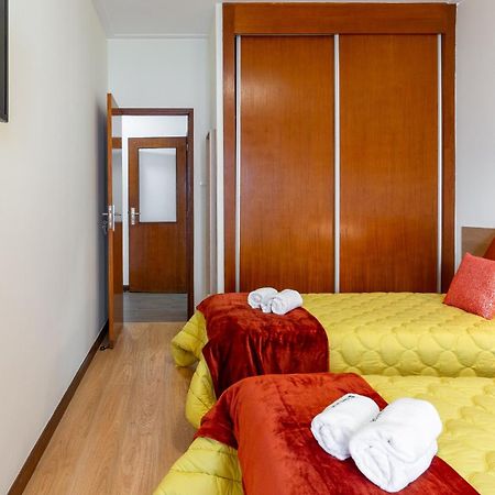 Host Wise Apartment Porto Luaran gambar