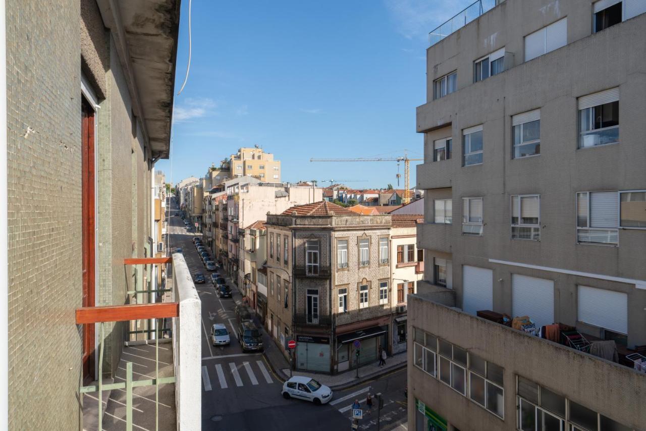 Host Wise Apartment Porto Luaran gambar
