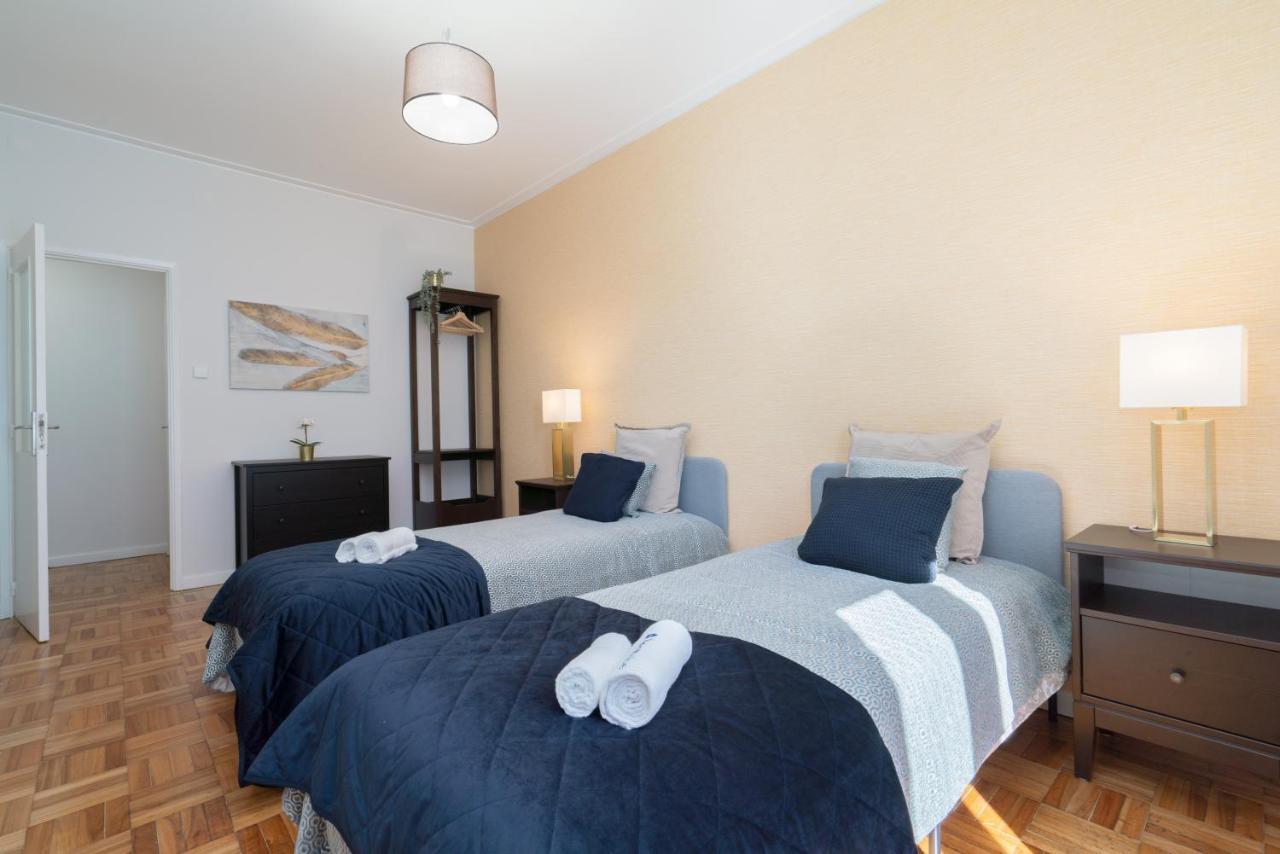 Host Wise Apartment Porto Luaran gambar