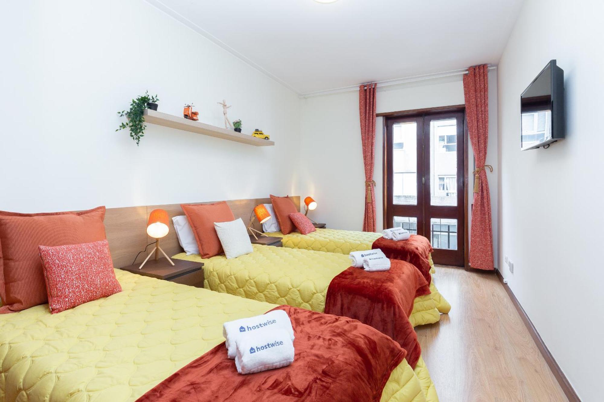 Host Wise Apartment Porto Luaran gambar