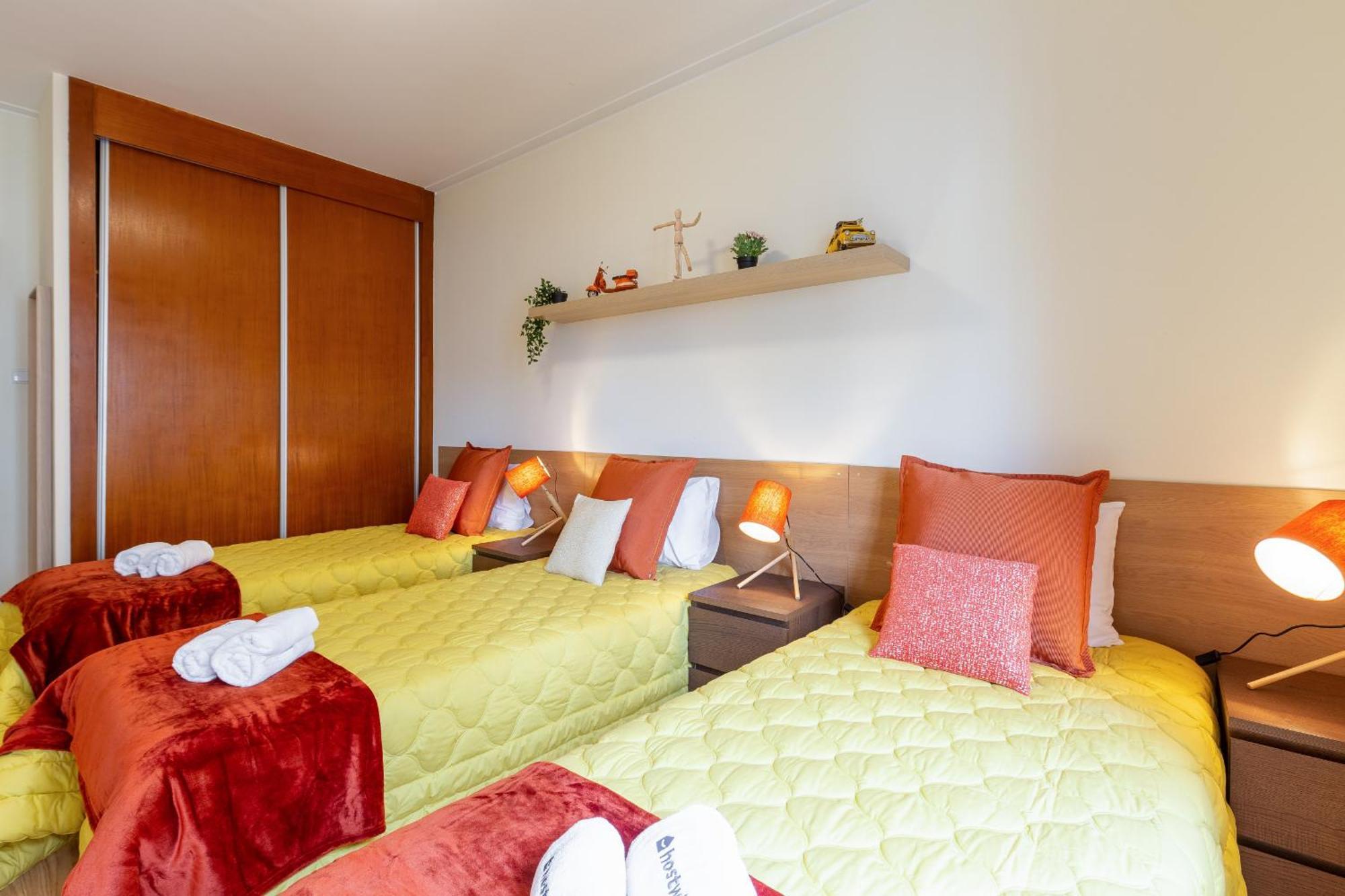Host Wise Apartment Porto Luaran gambar
